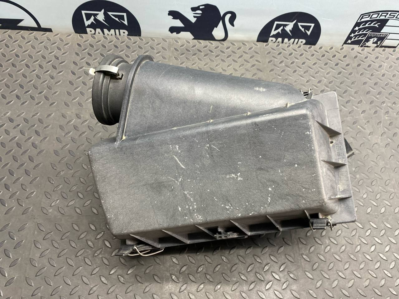 Корпус воздушного фильтра Mercedes E/W210 1995-2003