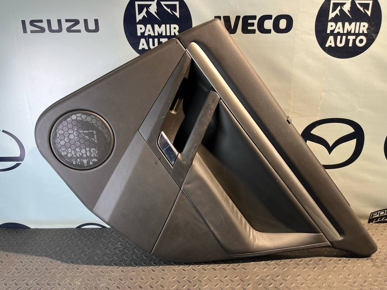 Обшивка двери задняя правая Opel Vectra/C 2002-2008