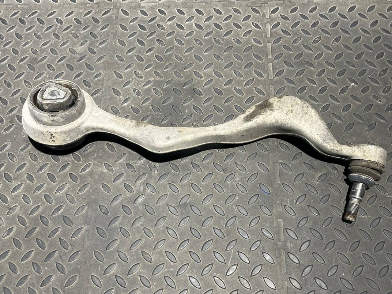 Рычаг передний правый BMV 3/E90 2004-2013