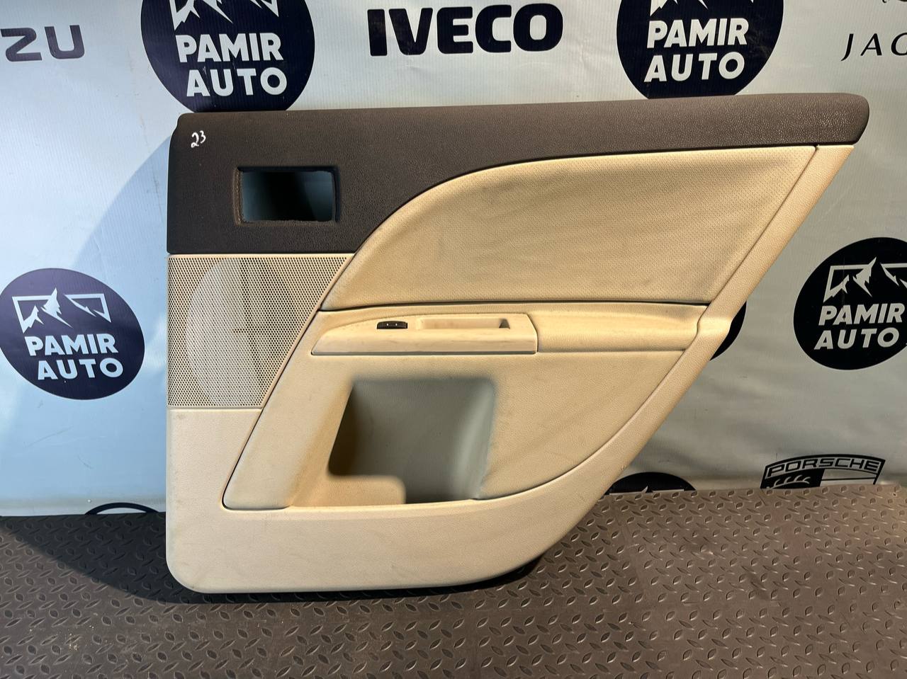 Обшивка двери задняя правая  Ford  Mondeo/3 2000-2007