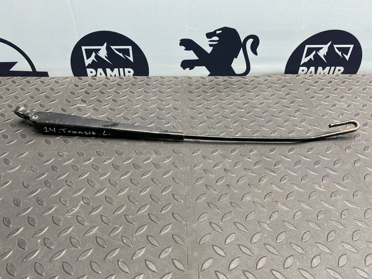 Поводок стеклоочистителя левый Ford Transit 2006-2013