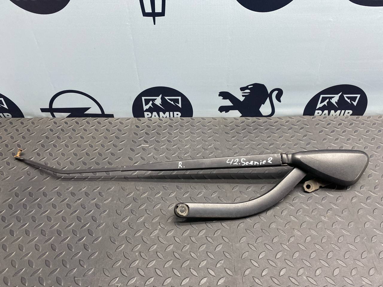 Поводок стеклоочистителя правый Renault Scenic/2 2003-2009