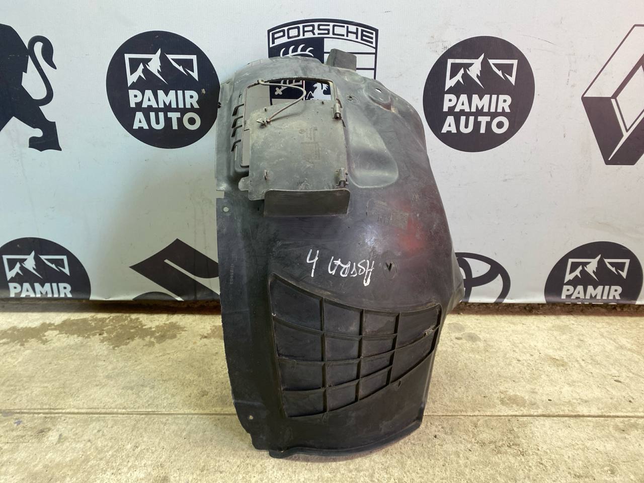 Локер (Подкрылок) передний правый Opel Astra/H 2004-2014