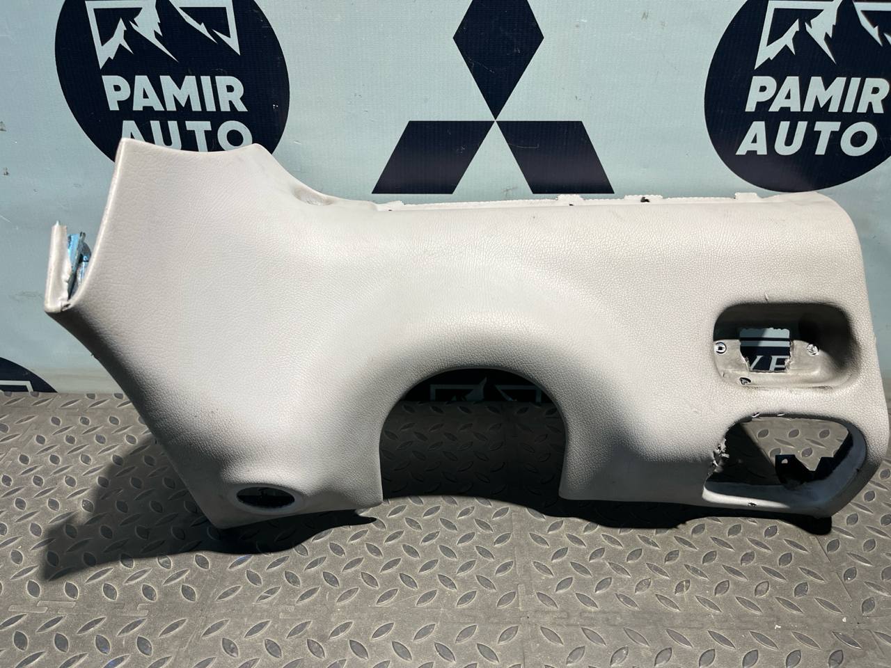 Накладка на торпедо левая Mercedes C/W203 2000-2008