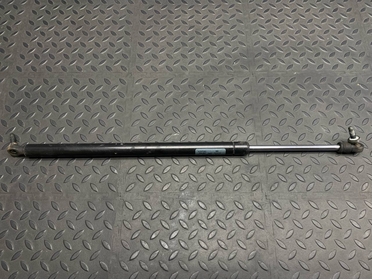 Амортизатор двери багажника Chrysler PT Cruiser 2000-2010