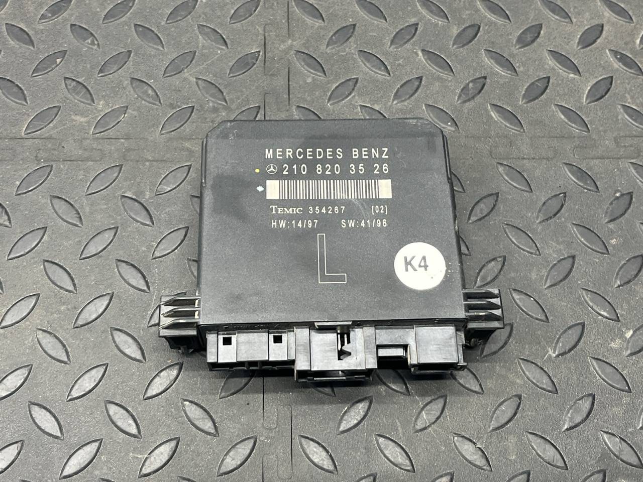 Блок комфорта двери передний левый Mercedes C/W202 1993-2001