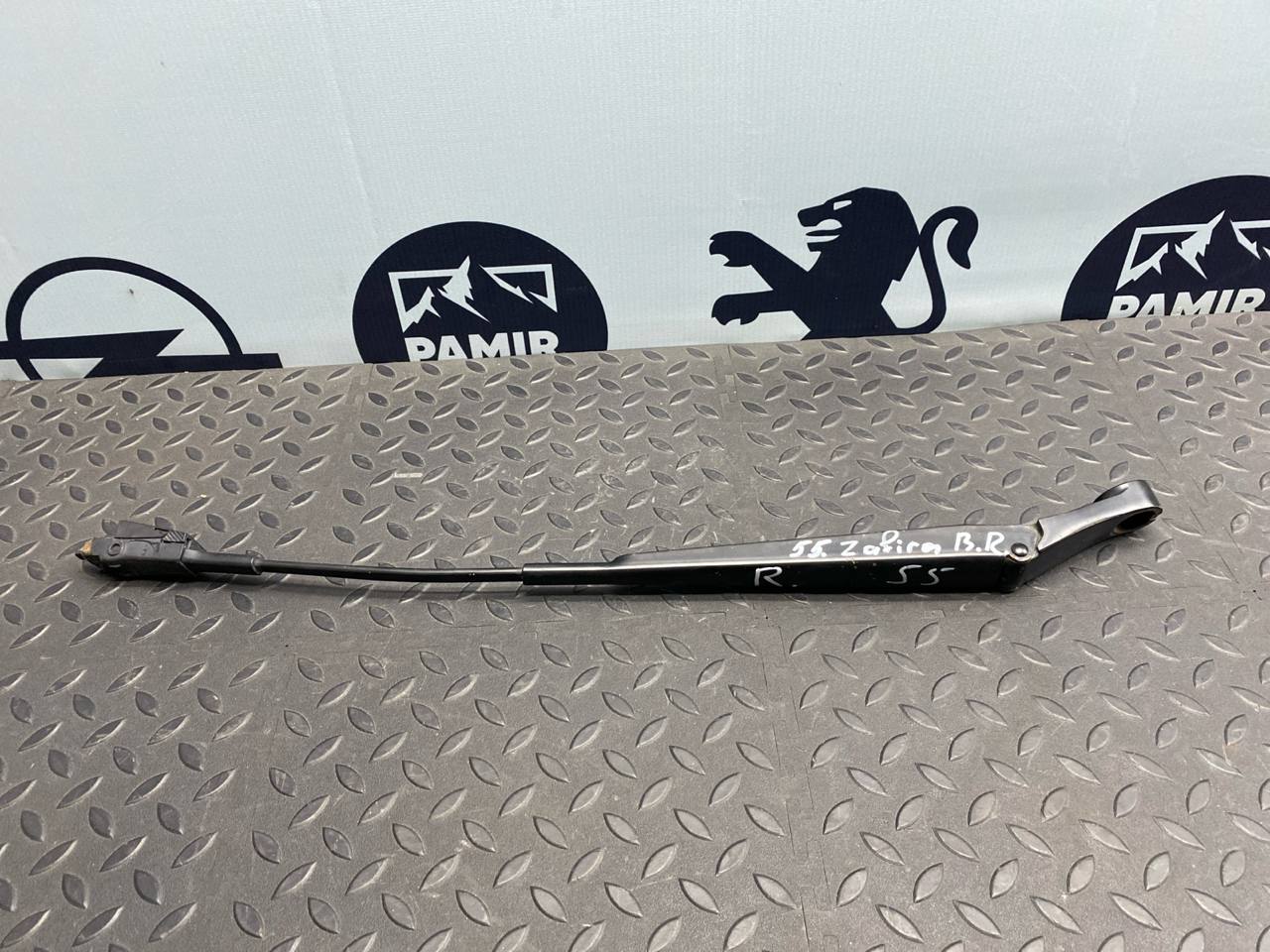 Поводок стеклоочистителя правый Opel Zafira/B 2005-2014