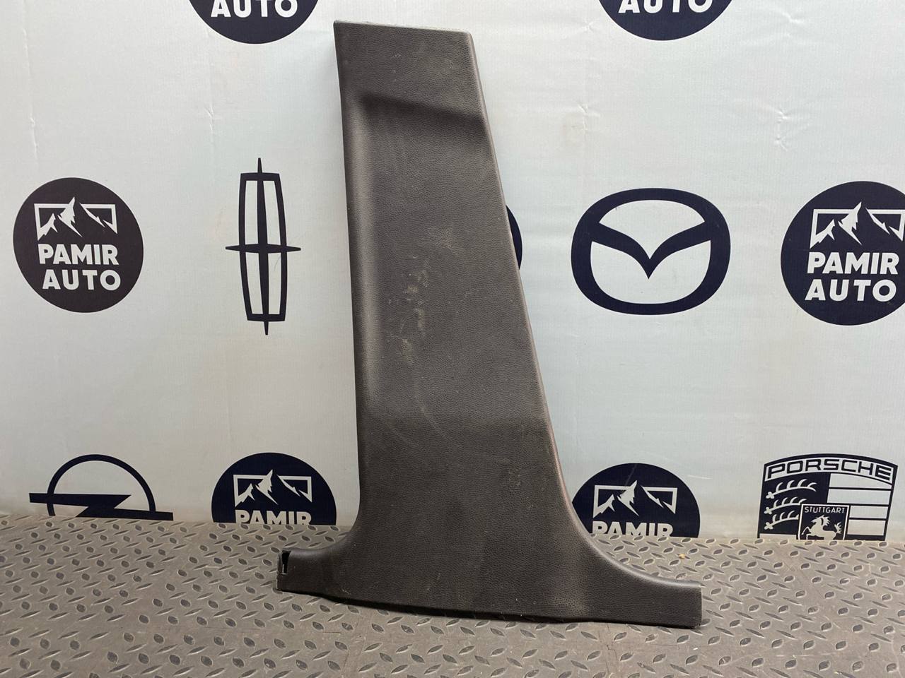 Обшивка стойки средняя левая Mercedes C/W204 2006-2015