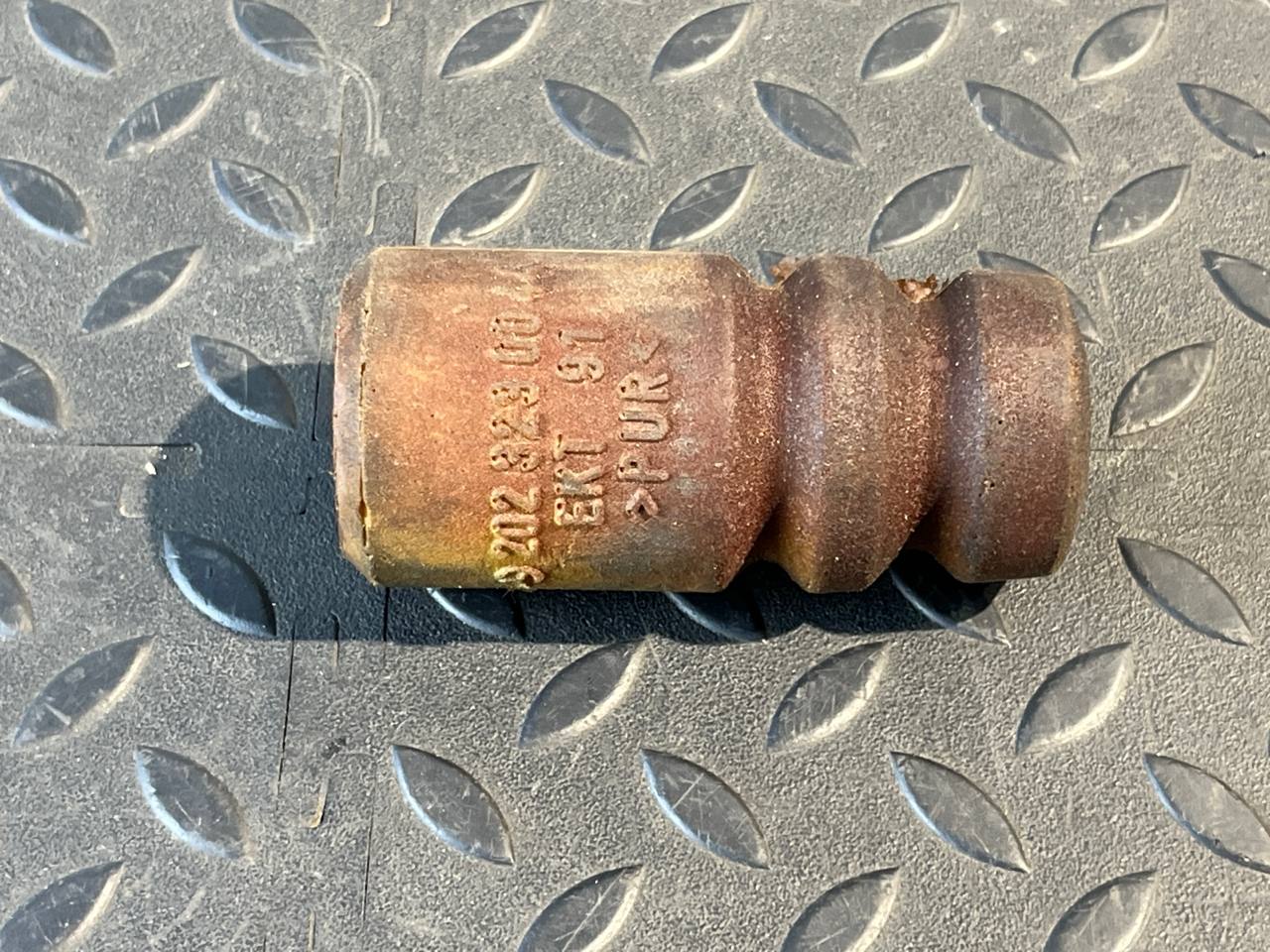 Отбойник амортизатора задний Mercedes C/W202 1993-2001