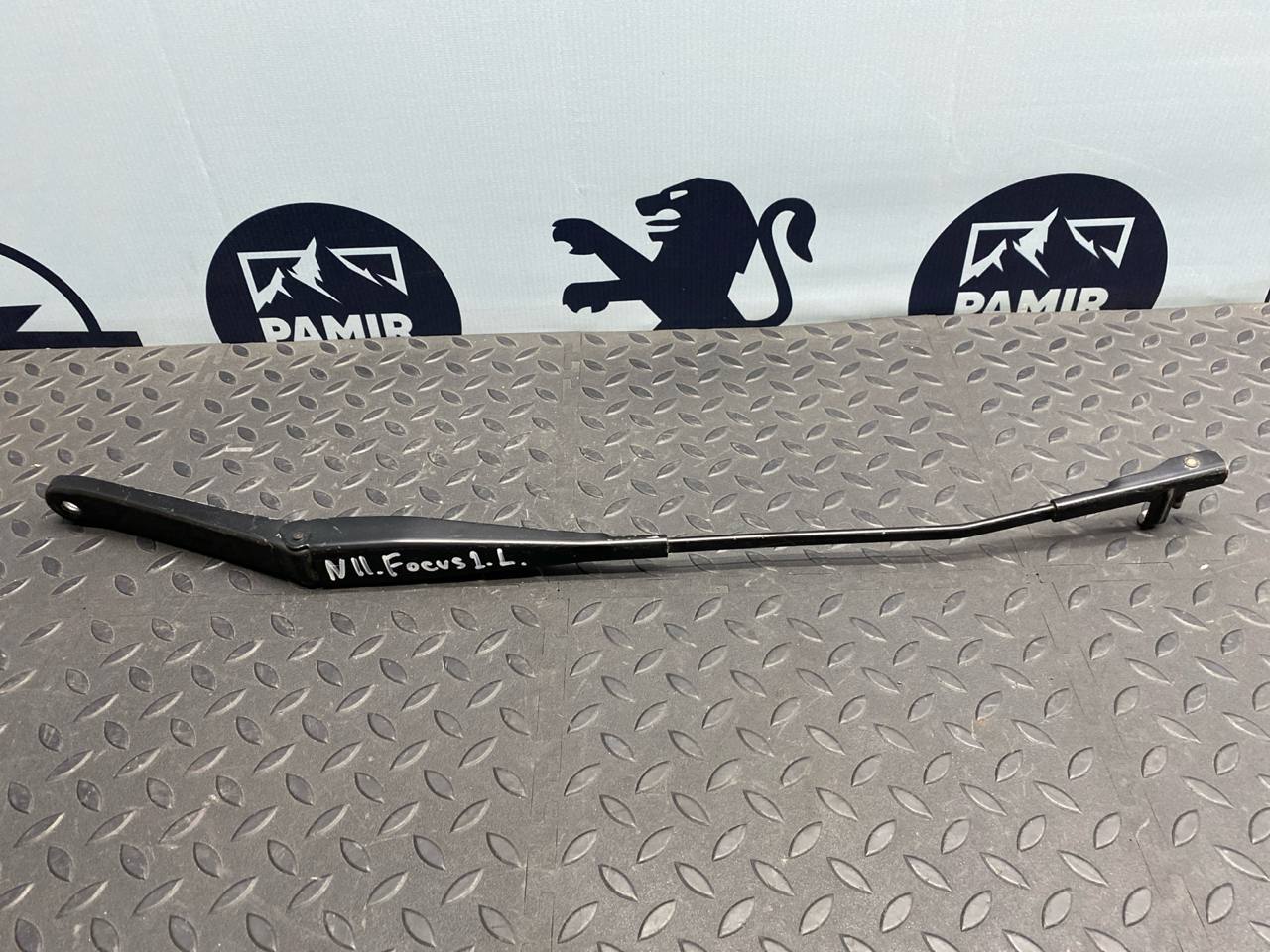 Поводок стеклоочистителя левый Ford Focus/2 2004-2011