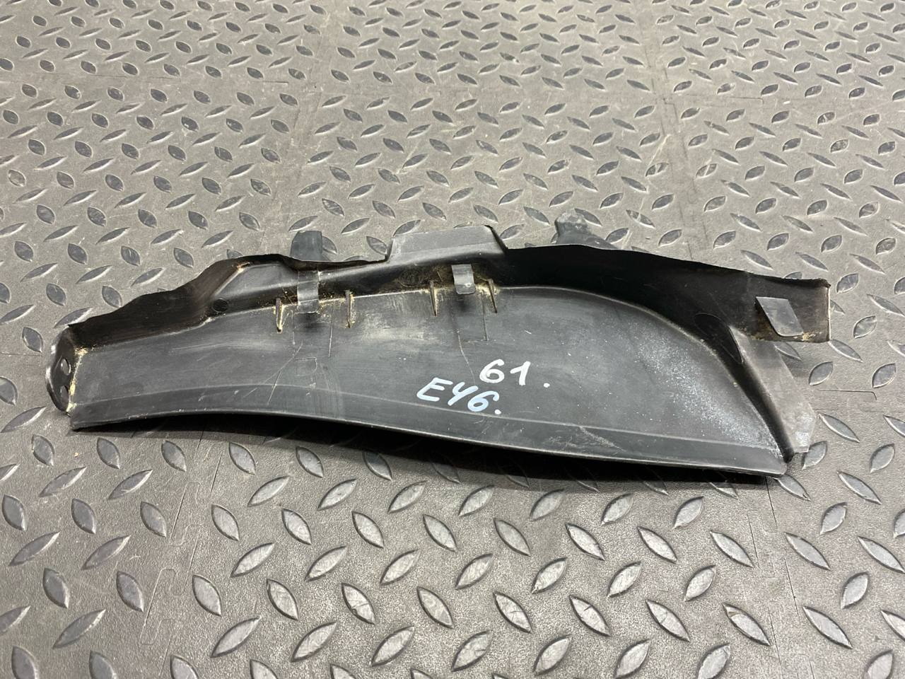 Водосток правый BMW 3/E46 1998-2007