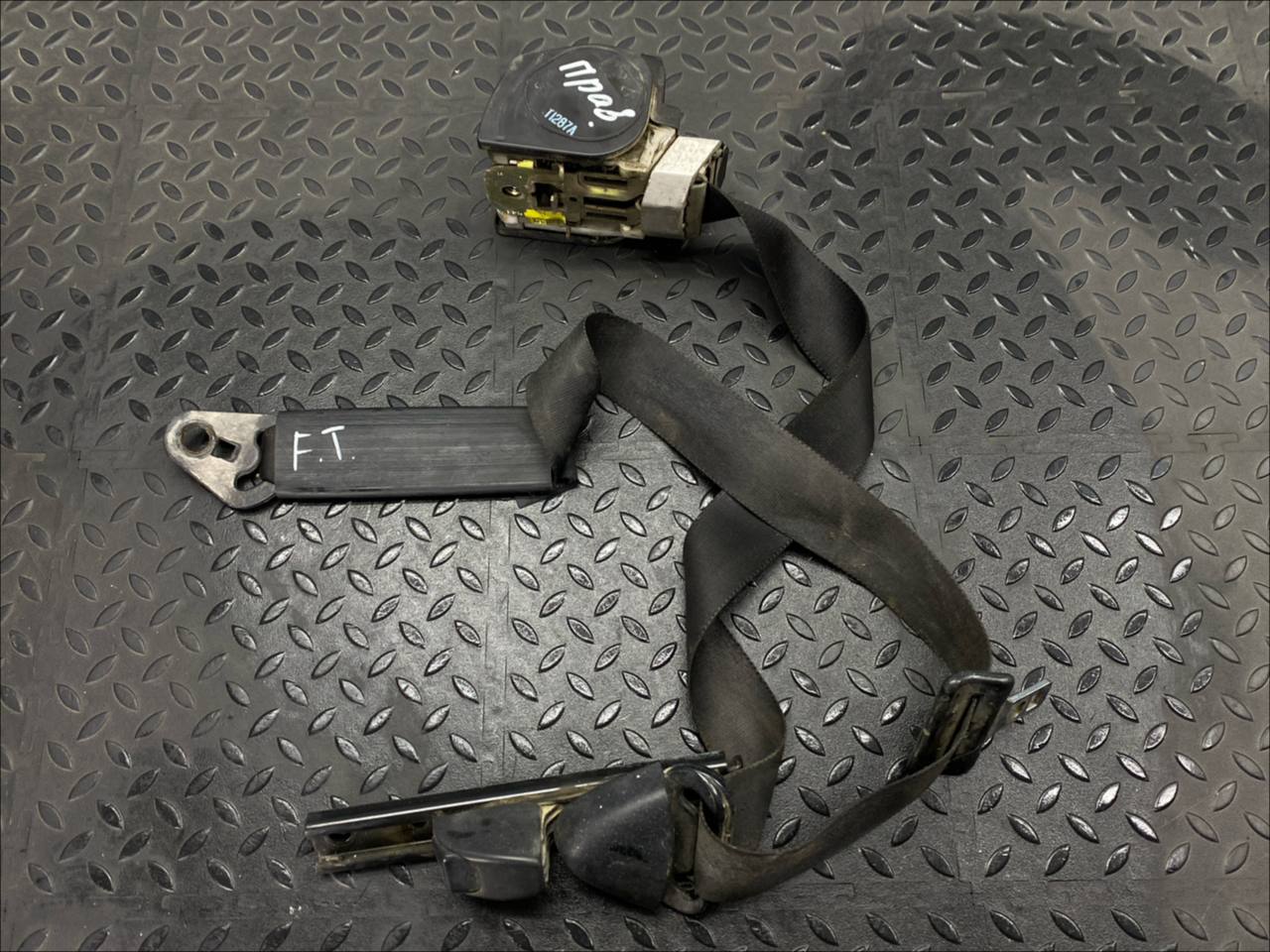 Ремень безопасности передний Ford Transit 2000-2006