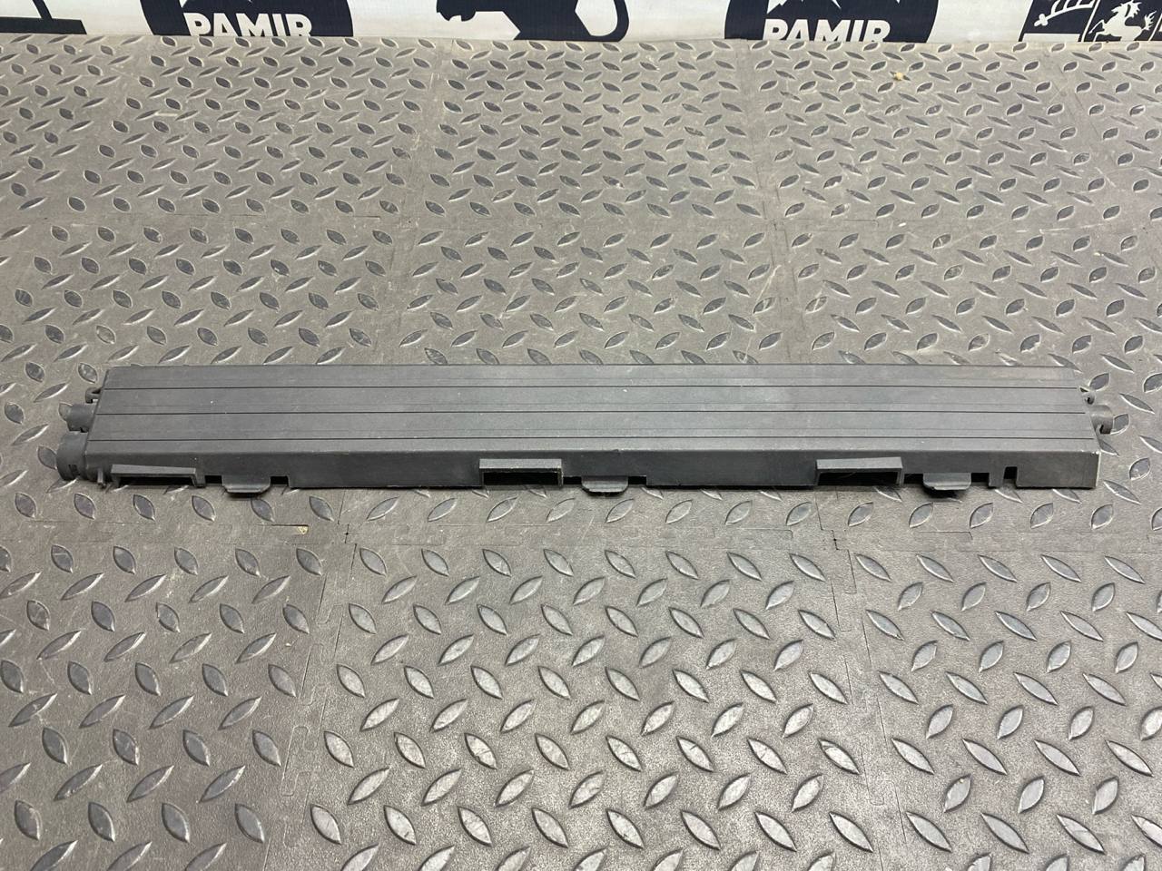 Канал для кабеля BMW 3/E90 2004-2013