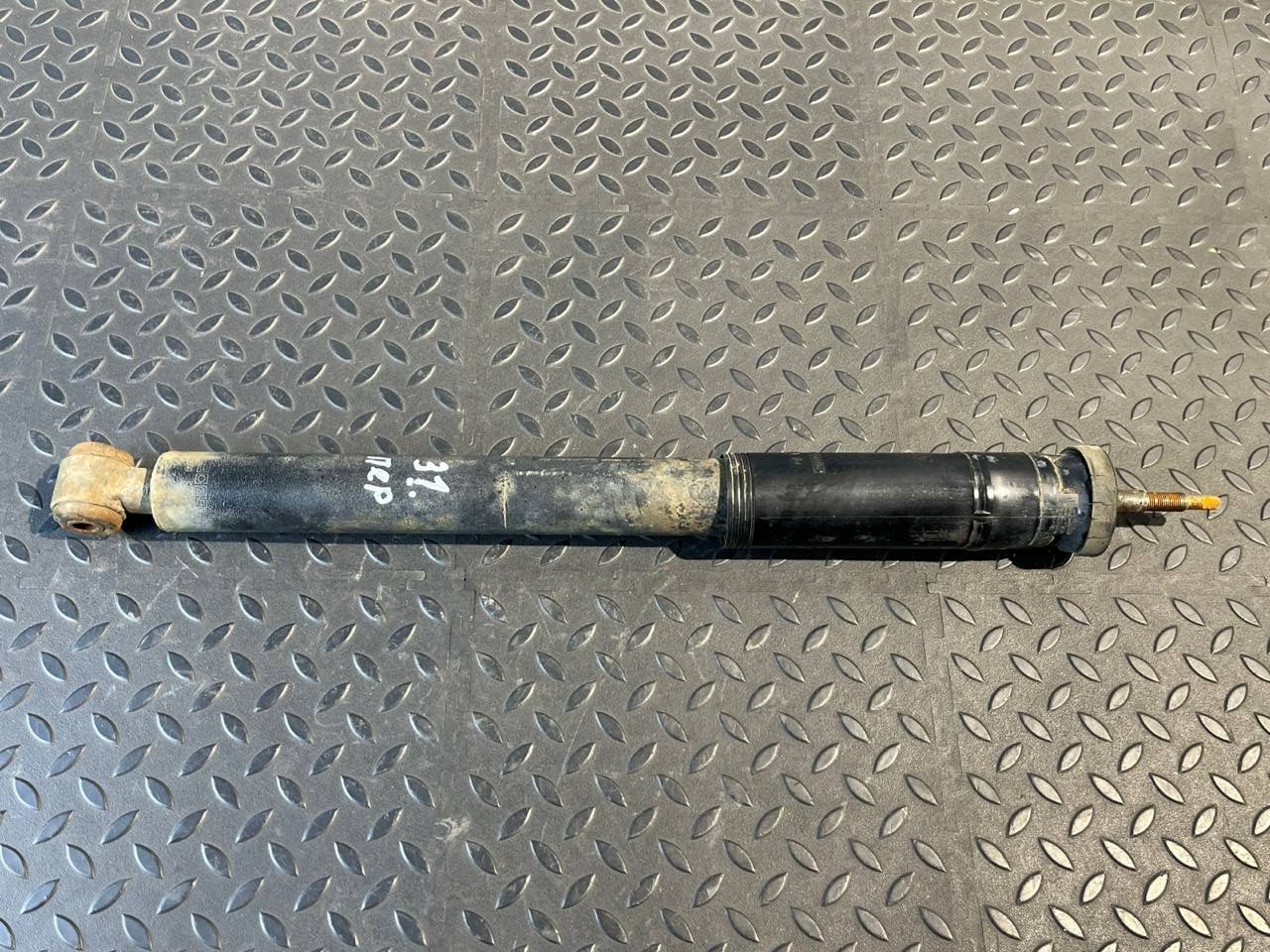 Амортизатор передний Mercedes E/W210 1995-2003