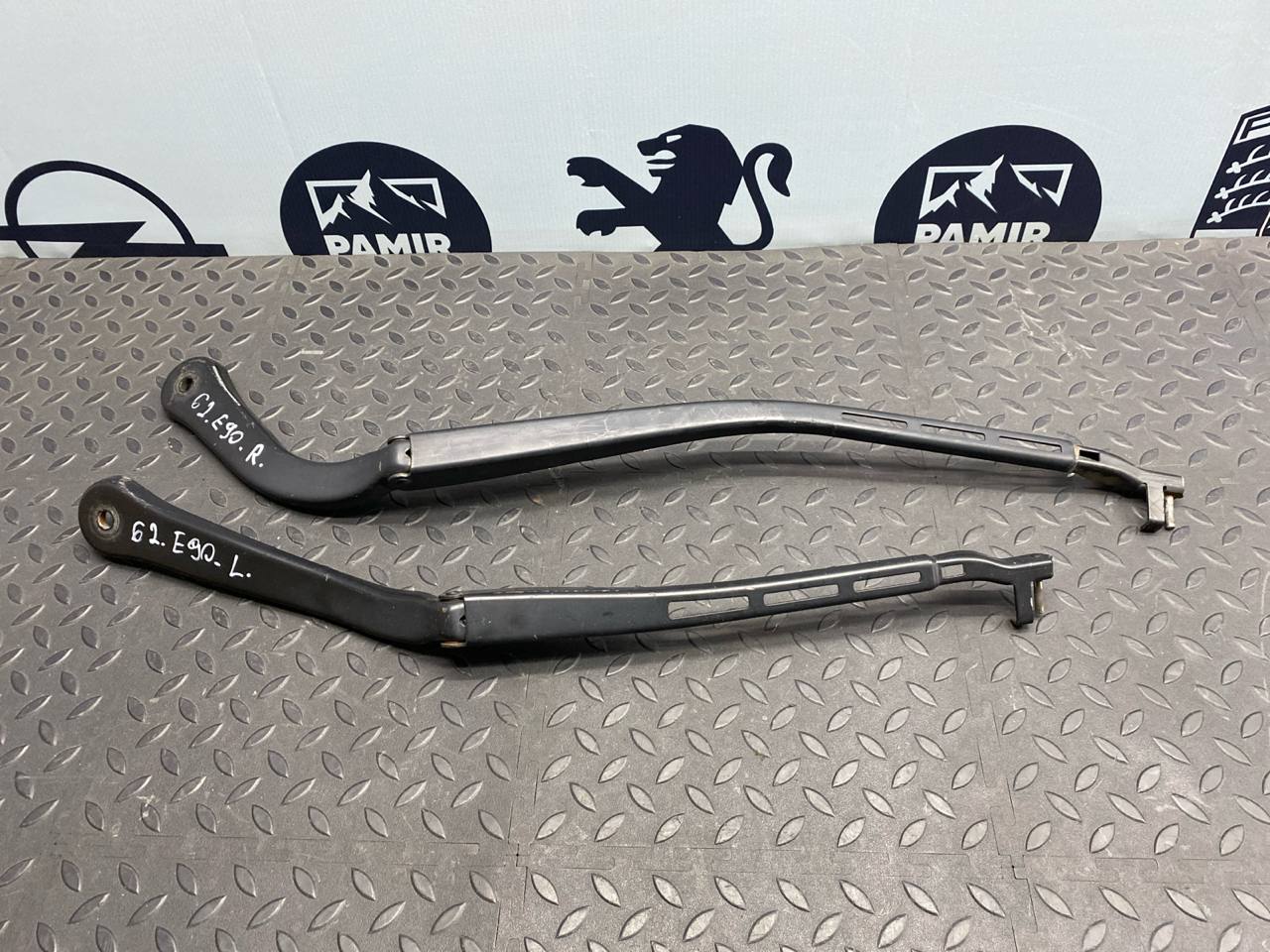 Поводок стеклоочистителя BMW 3/E90 2004-2013