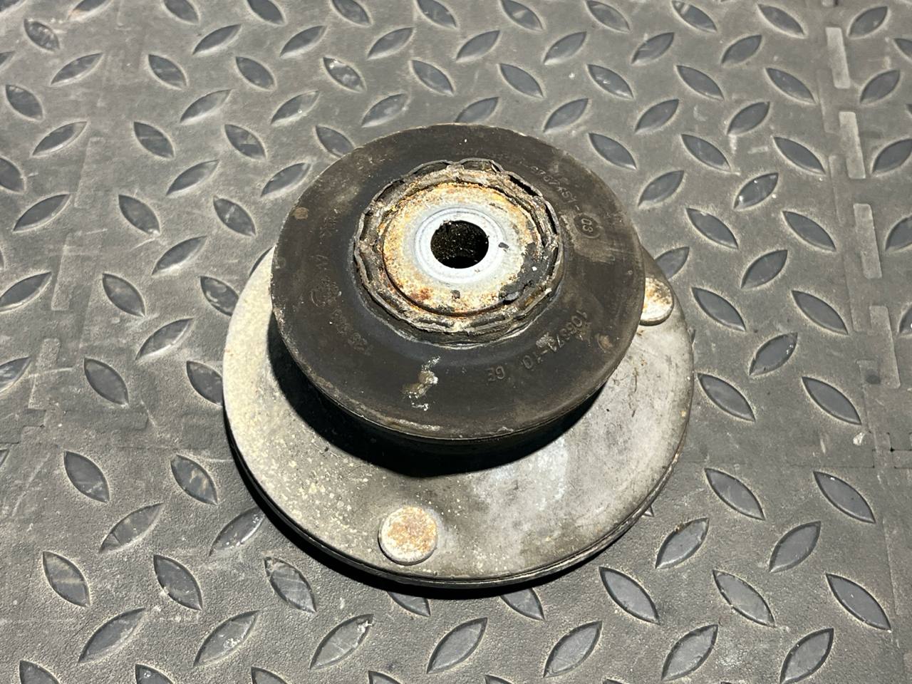 Опора амортизатора передняя BMW 3/E90 2004-2013