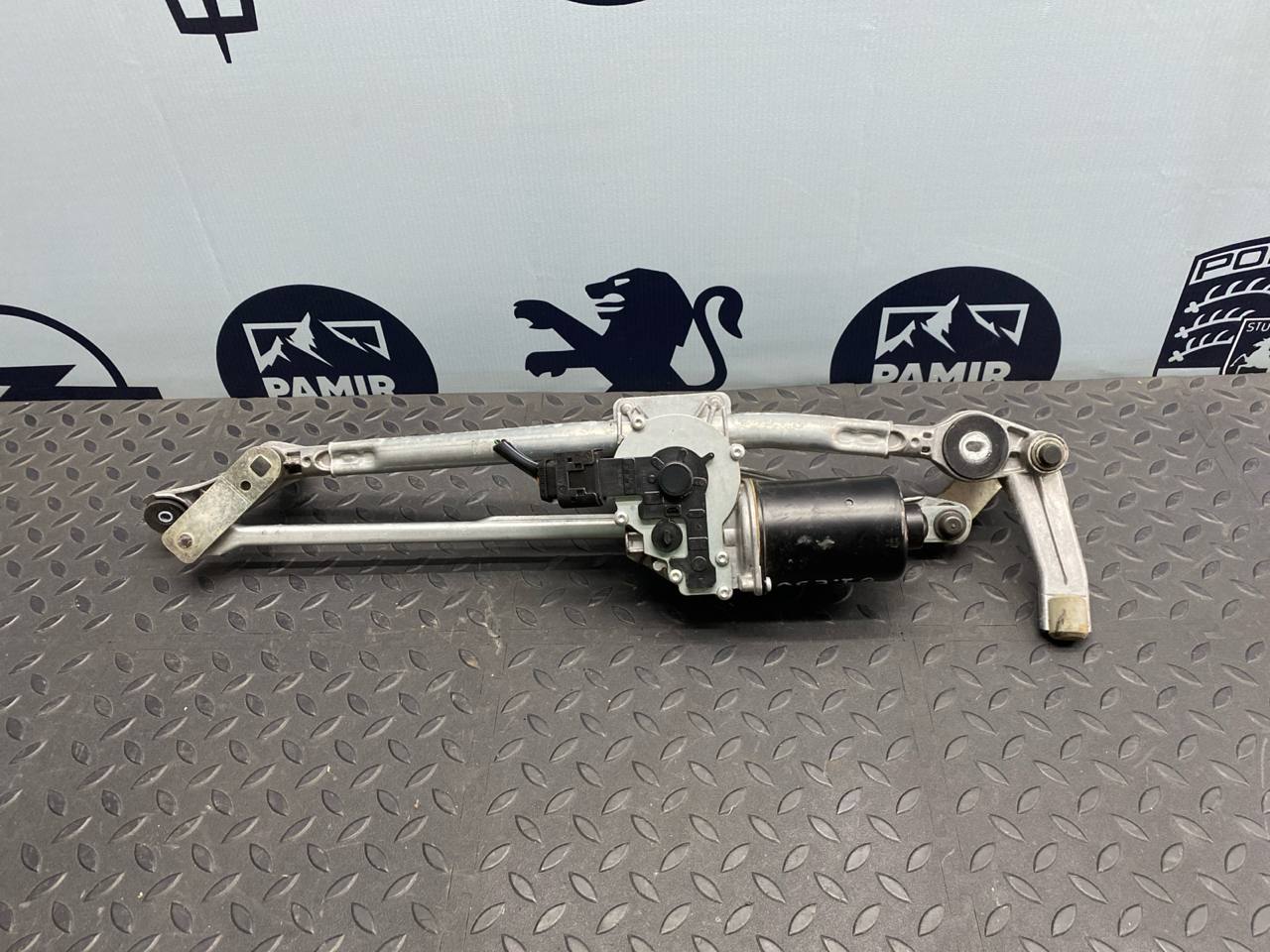 Трапеция стеклоочистителя BMW 3/E90 2004-2013