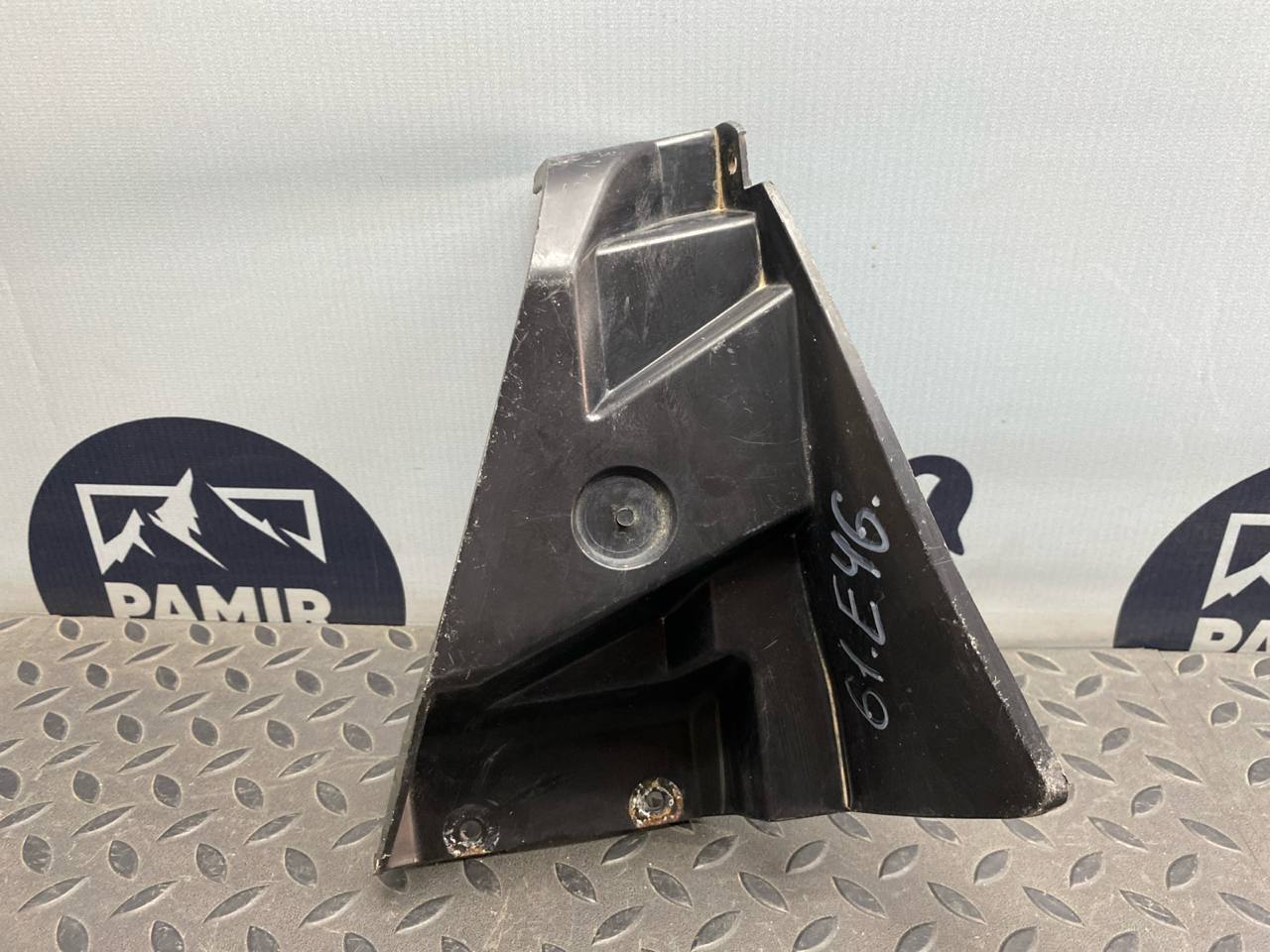 Кронштейн бампера задний правый BMW 3/E46 1998-2007