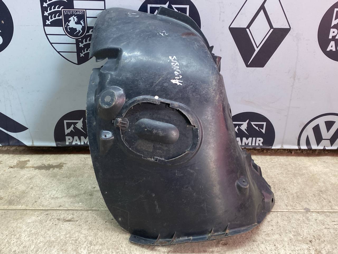 Локер (Подкрылок) передний правый Renault Megane/2 2002-2009