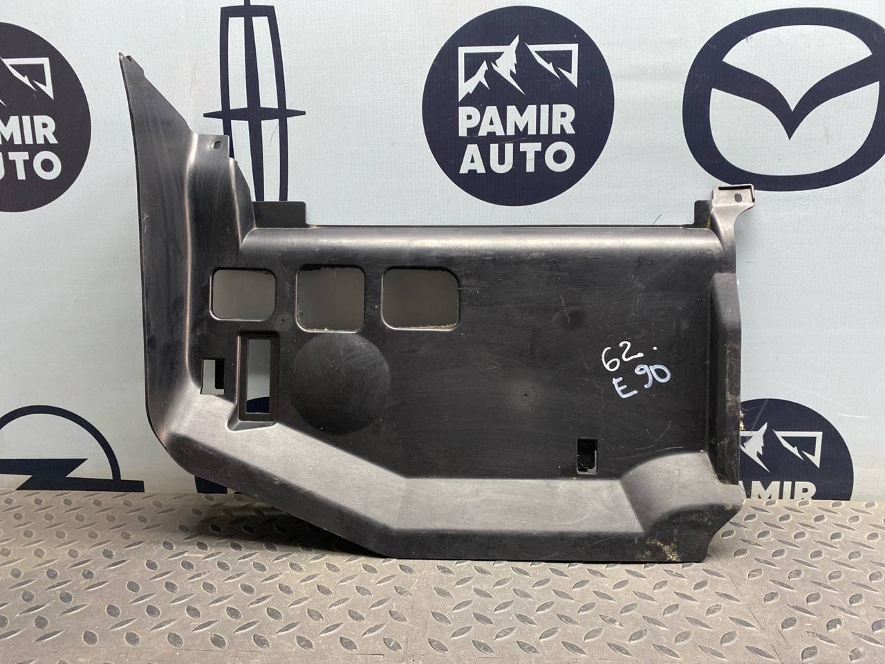 Накладка на торпедо правая BMW 3/E90 2004-2013