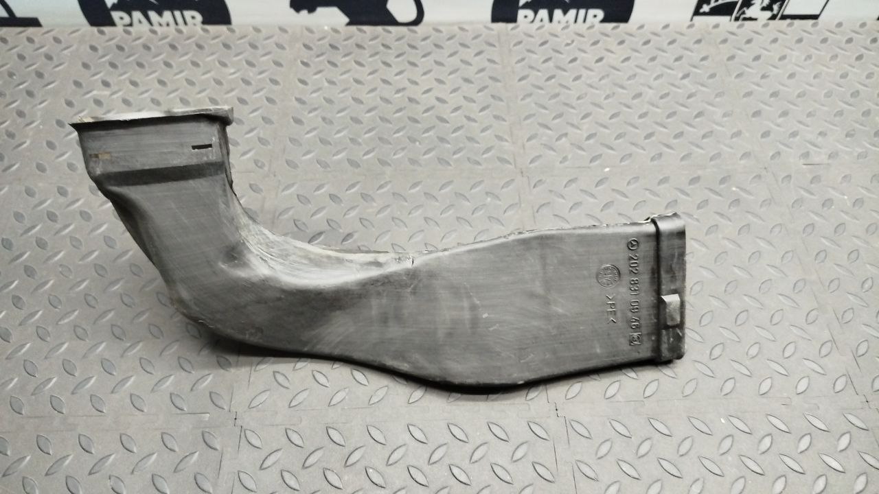 Воздуховод отопителя левый Mercedes C/W202 1993-2001