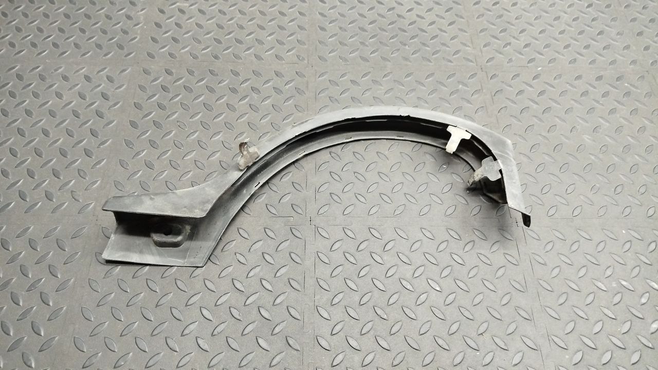 Накладка петли багажника правая Mercedes C/W202 1993-2001