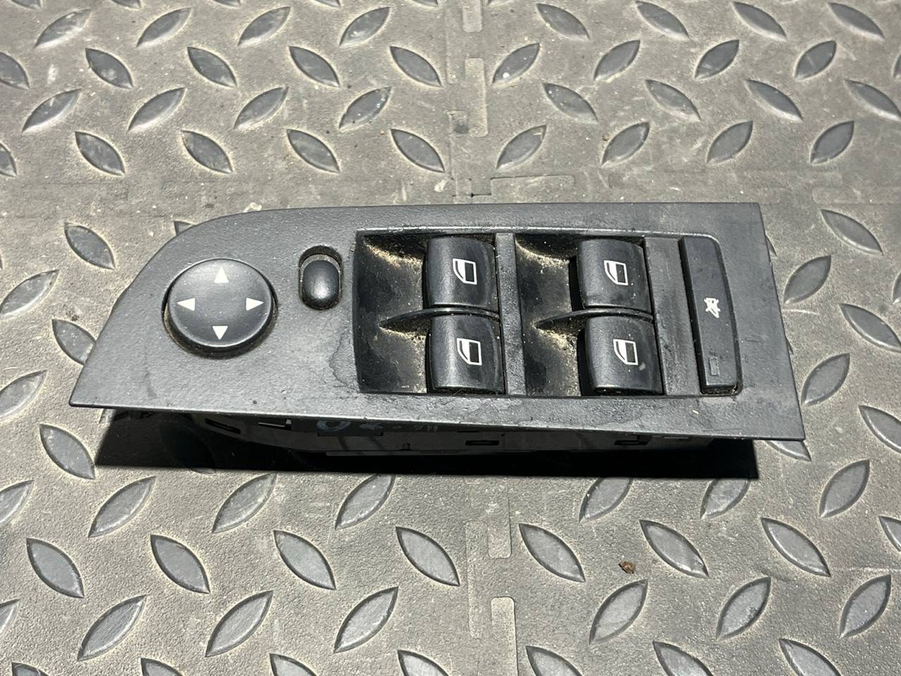 Блок управления стеклоподъемниками BMW 3/E90 2004-2013