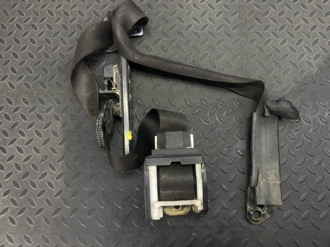 Ремень безопасности передний Ford Transit 2000-2006