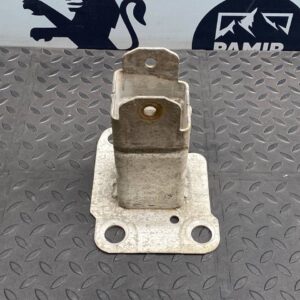 Кронштейн усилителя бампера передний левый Renault Scenic/2 2003-2009