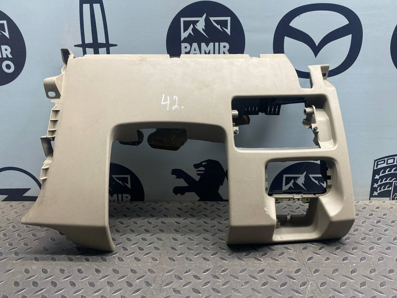 Накладка на торпедо левая Renault Scenic/2 2003-2009