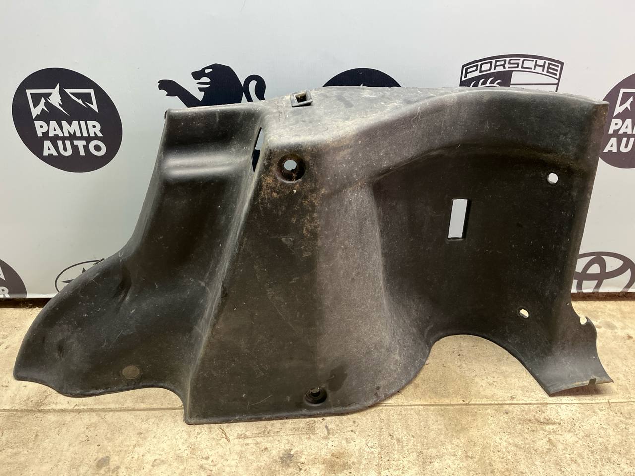 Обшивка багажника правая Land Rover Freelander 1998-2006