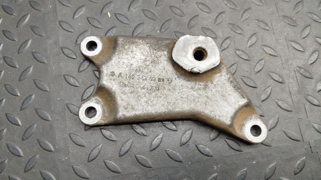 Кронштейн КПП Mercedes B/W245 2005-2011