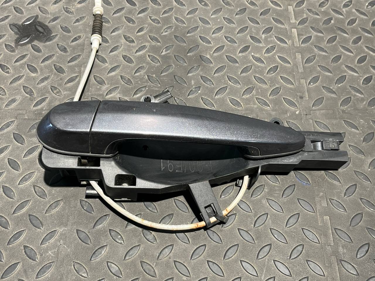 Ручка двери задняя левая BMW 3/E90 2004-2013