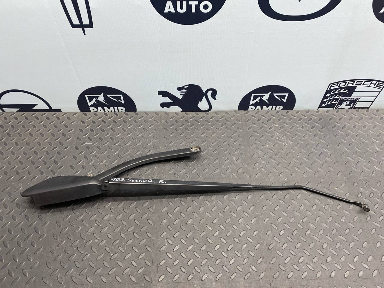 Поводок стеклоочистителя правый Renault Scenic/2 2003-2009