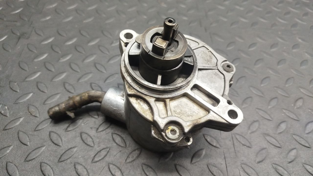 Насос вакуумный Mercedes E/W210 1995-2003