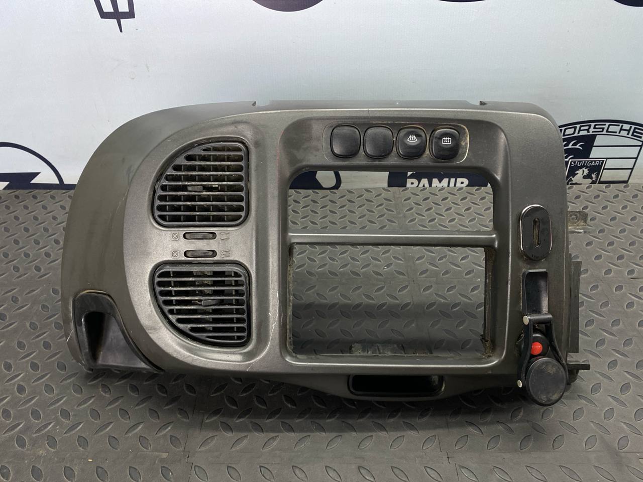 Накладка на торпедо Ford Transit 2000-2006