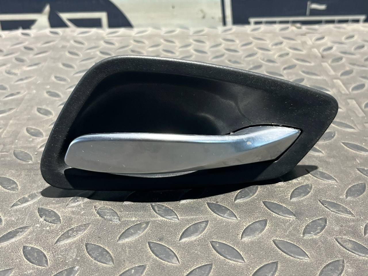 Ручка двери передняя правая BMW 3/E90 2004-2013