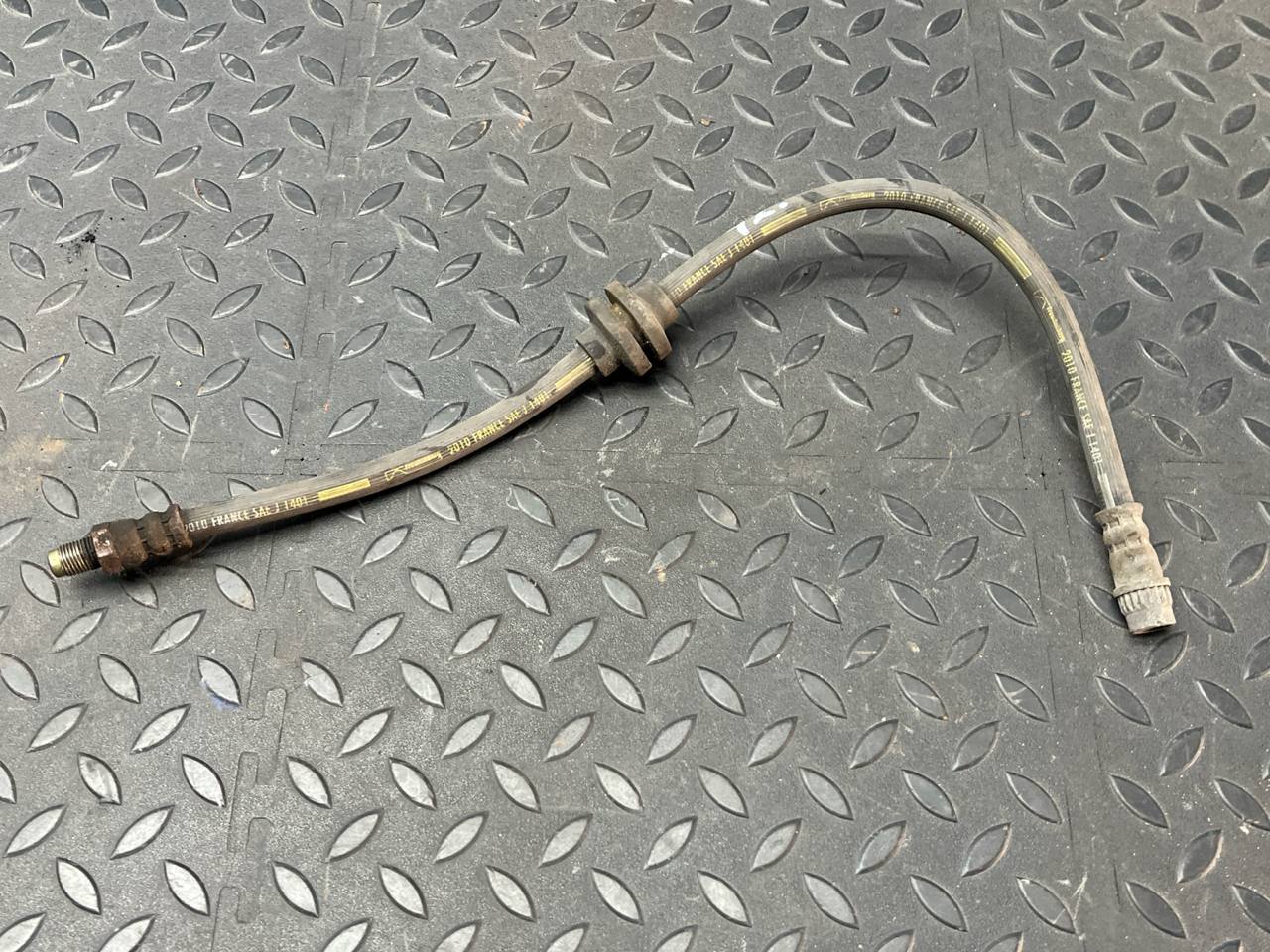 Шланг тормозной передний Renault Scenic/2 2003-2009