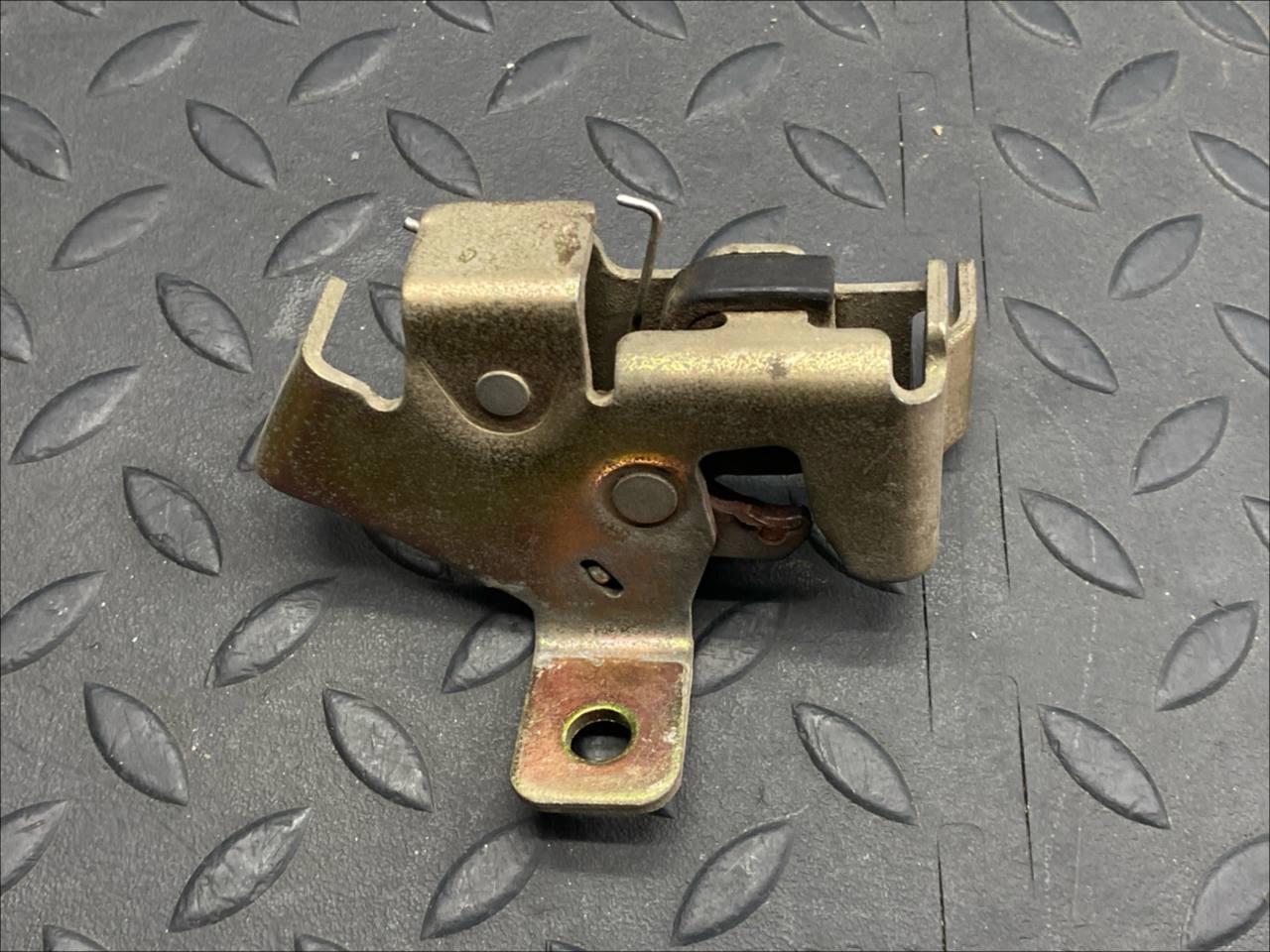 Замок двери багажника левый Ford Transit 2000-2006