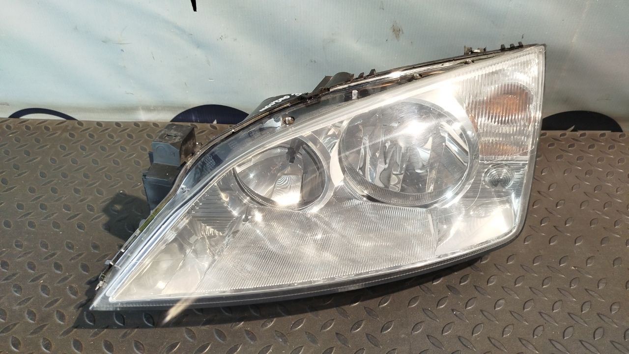 Фара левая Ford Mondeo/3 2000-2007