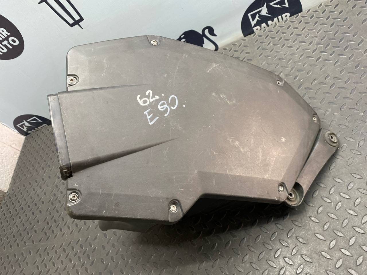 Корпус воздушного фильтра BMW 3/E90 2004-2013