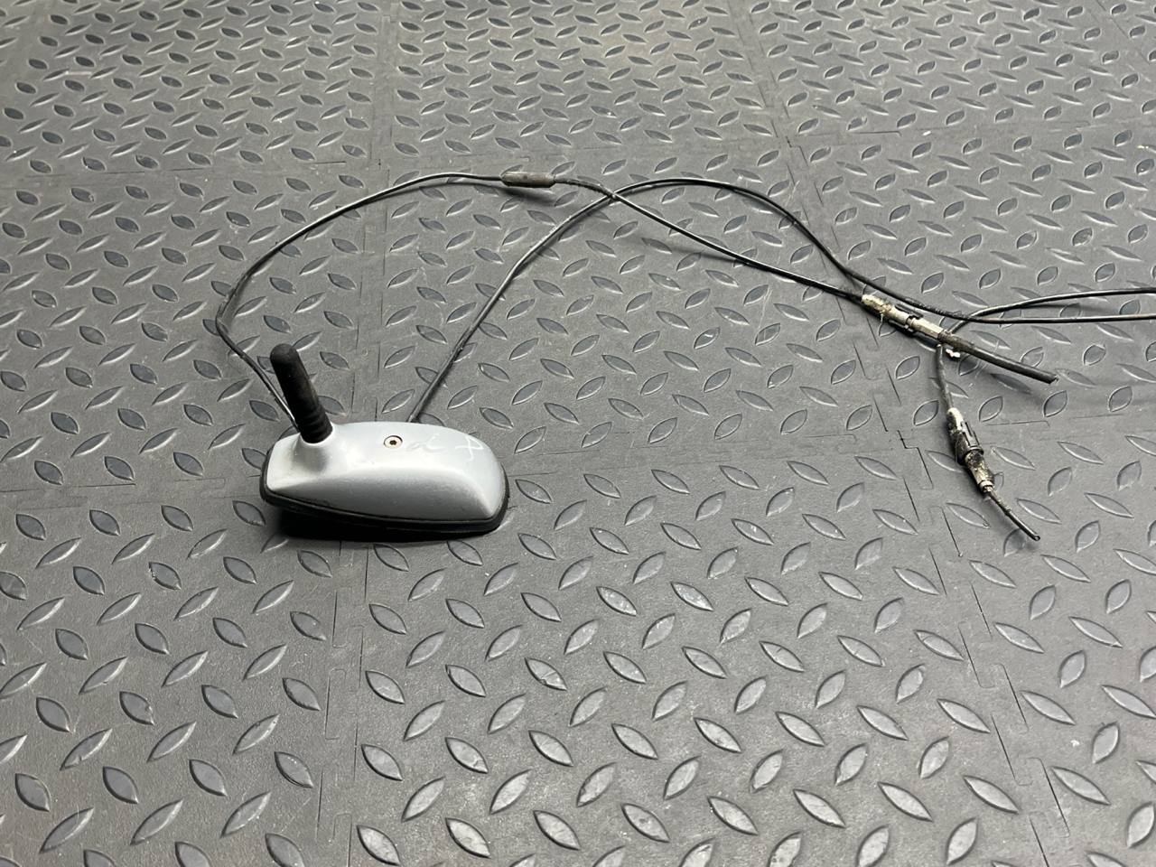 Антенна Mercedes E/W210 1995-2003