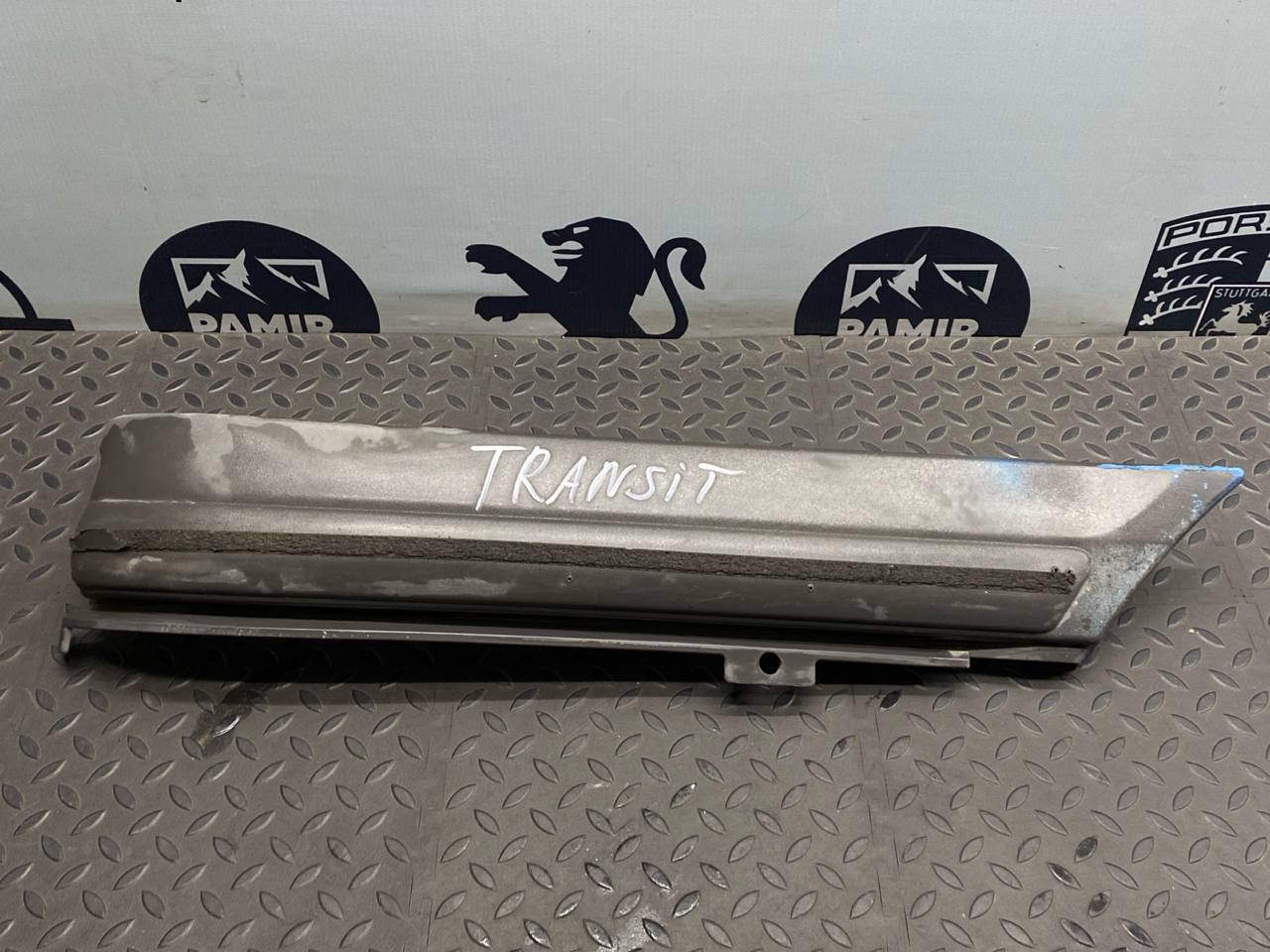 Бампер задний правый Ford Transit 2000-2006