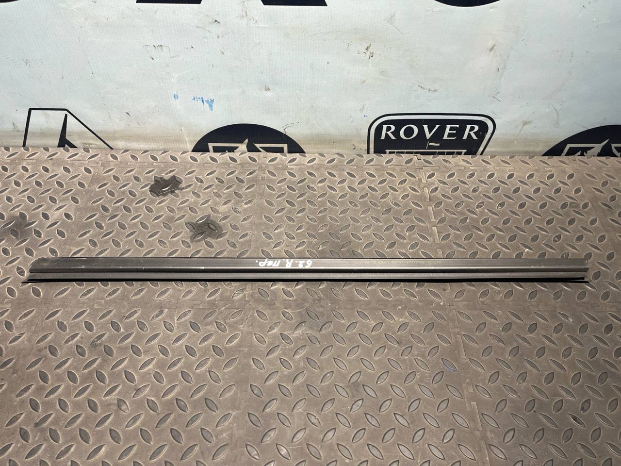 Уплотнитель двери передний правый BMW 3/E90 2004-2013