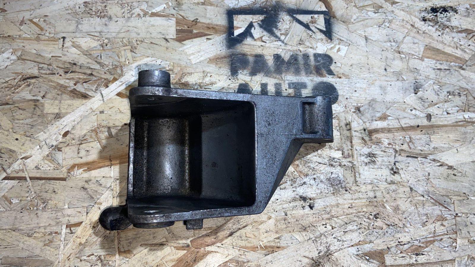 Кронштейн двигателя Opel Vectra/C 2002-2008