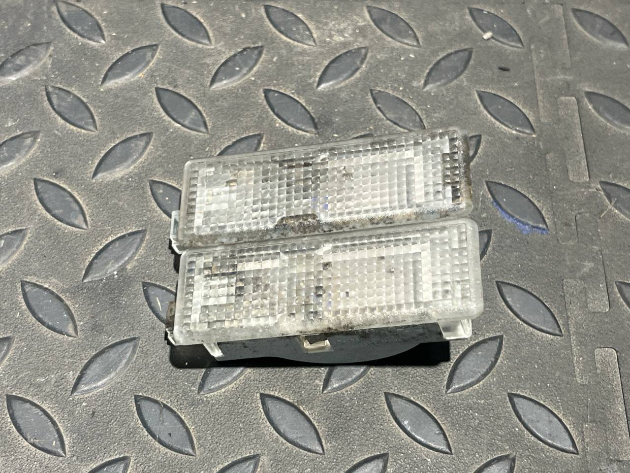 Плафон салонный BMW 3/E90 2004-2013