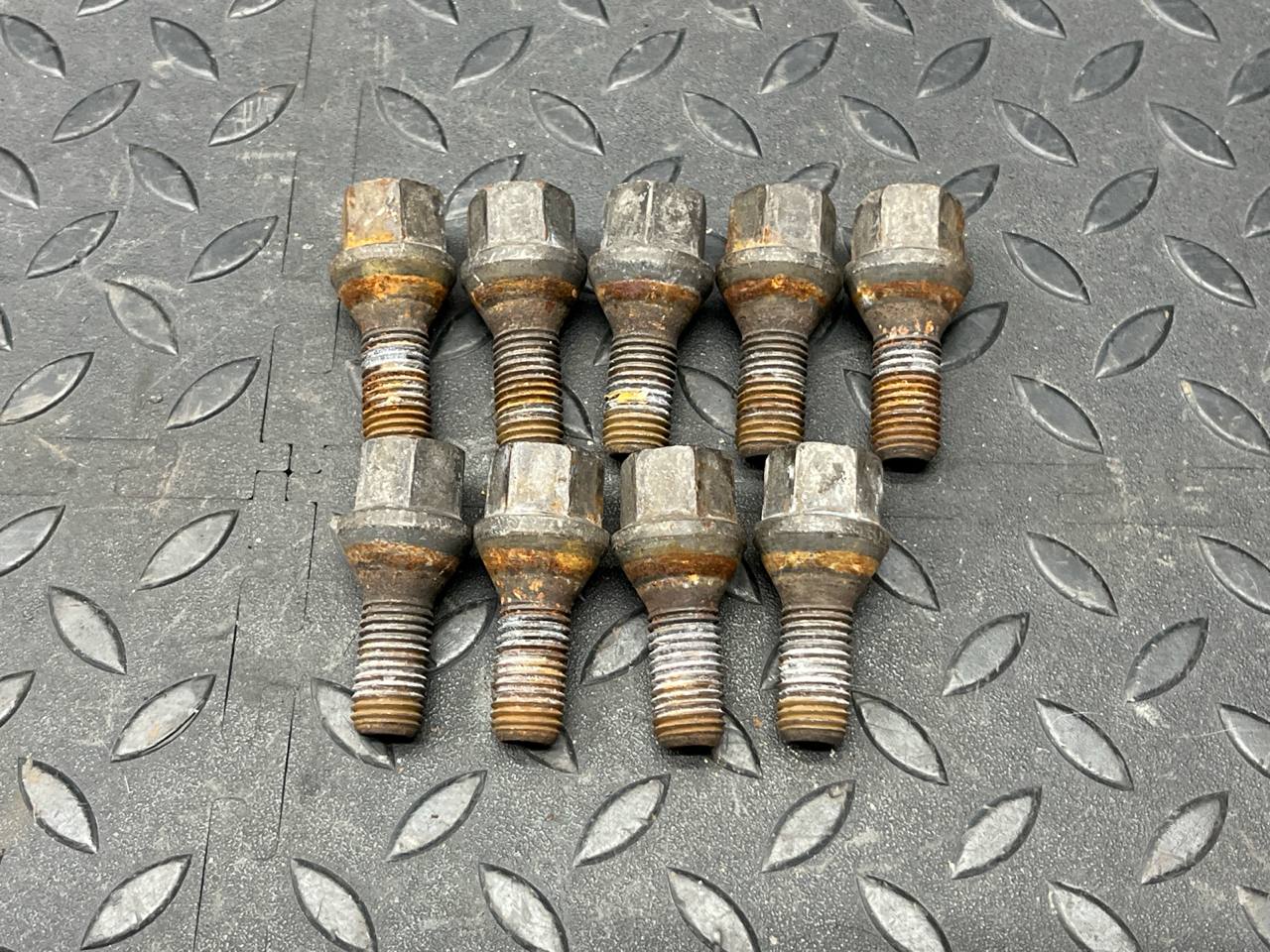 Болт колесный Opel Zafira/B 2005-2014