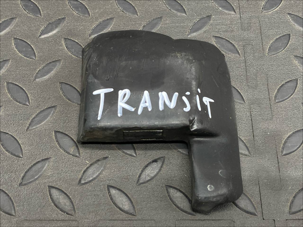 Накладка петли багажника левая Ford Transit 2000-2006