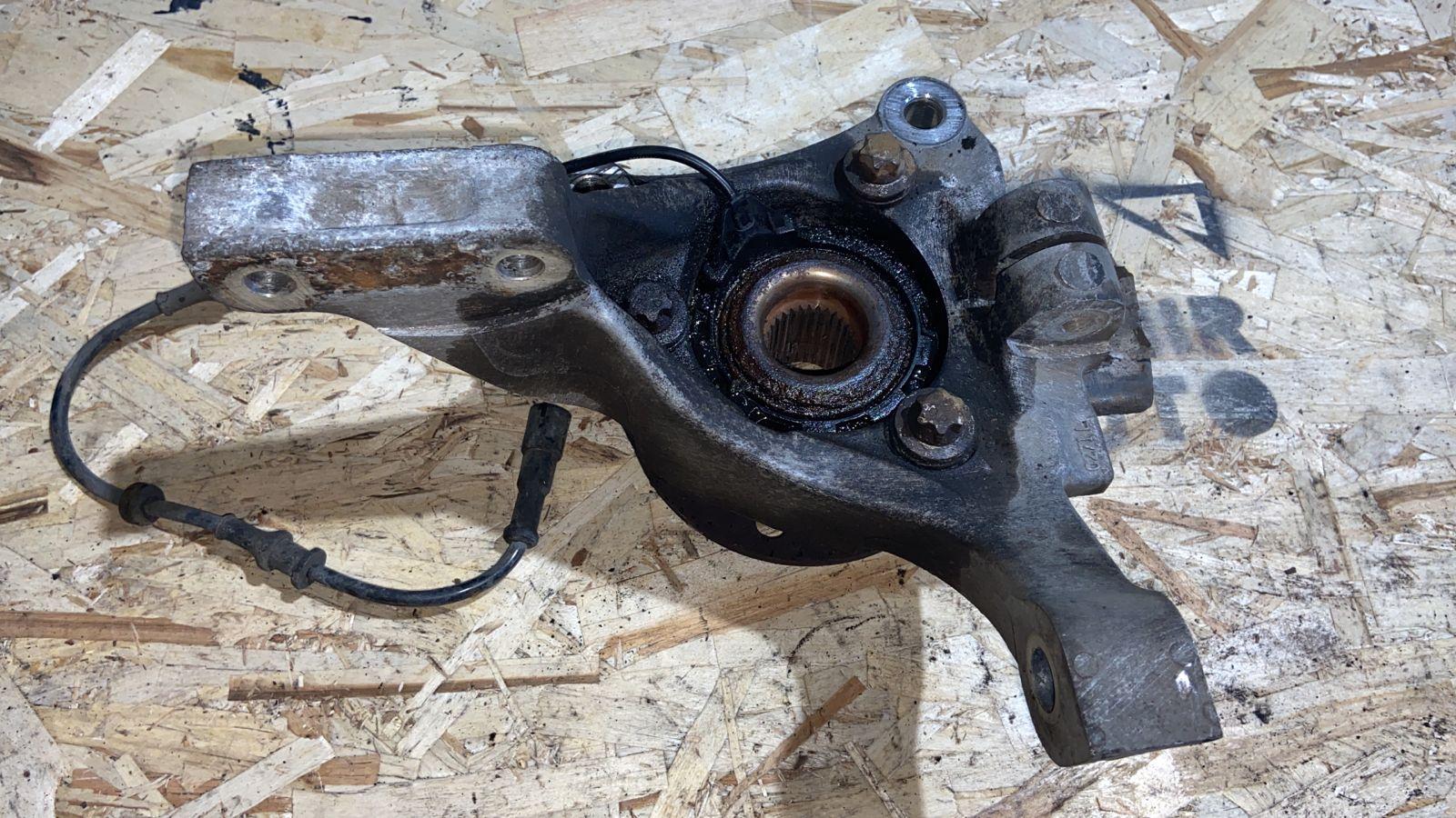 Кулак поворотный передний левый Opel Vectra/C 2002-2008