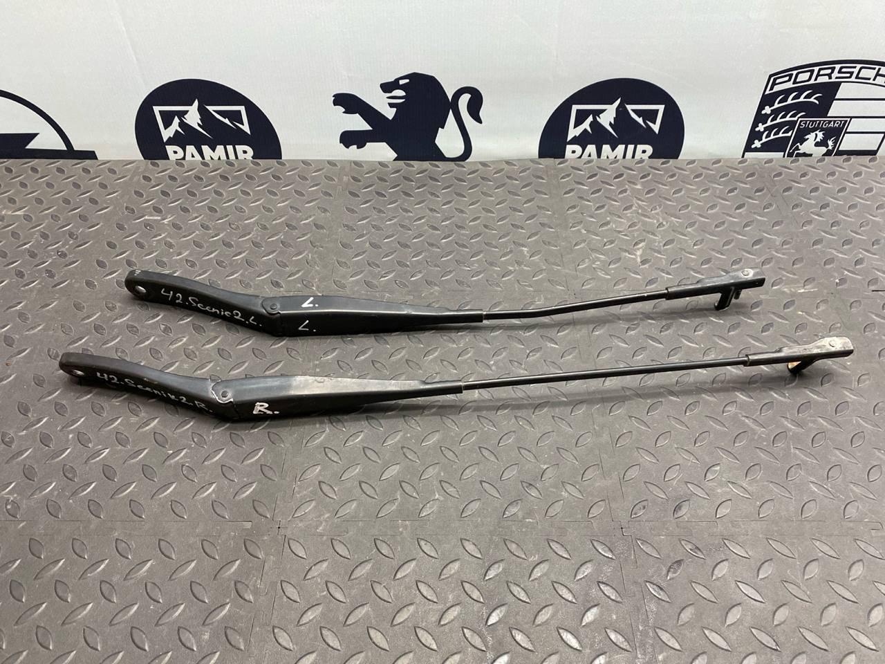 Поводок стеклоочистителя Renault Scenic/2 2003-2009